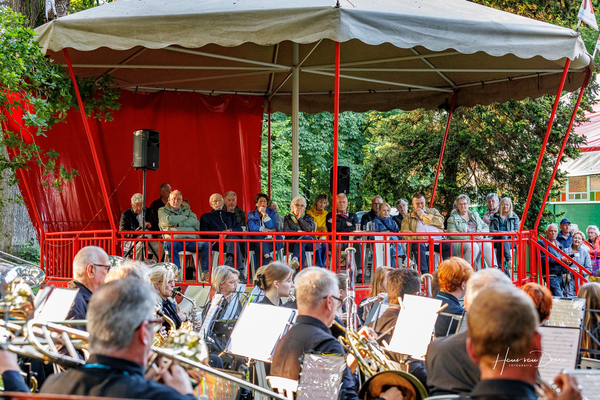20240525 Boxtel's Harmonie bij spiegeltent (15)